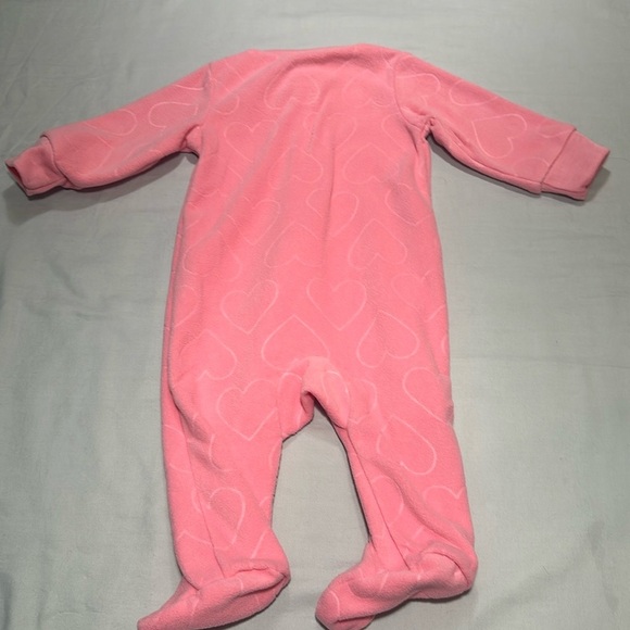 Carter's - Fleece footed sleeper with embossed heart design. Size 3 months - Picture 4 of 4